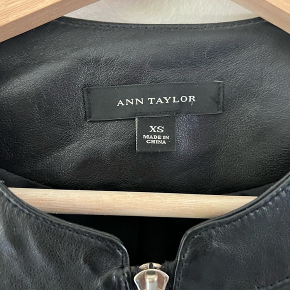 Ann Taylor Diamond Quilted Zipper Pocket Black Leather Jacket Size XS - Picture 3 of 10